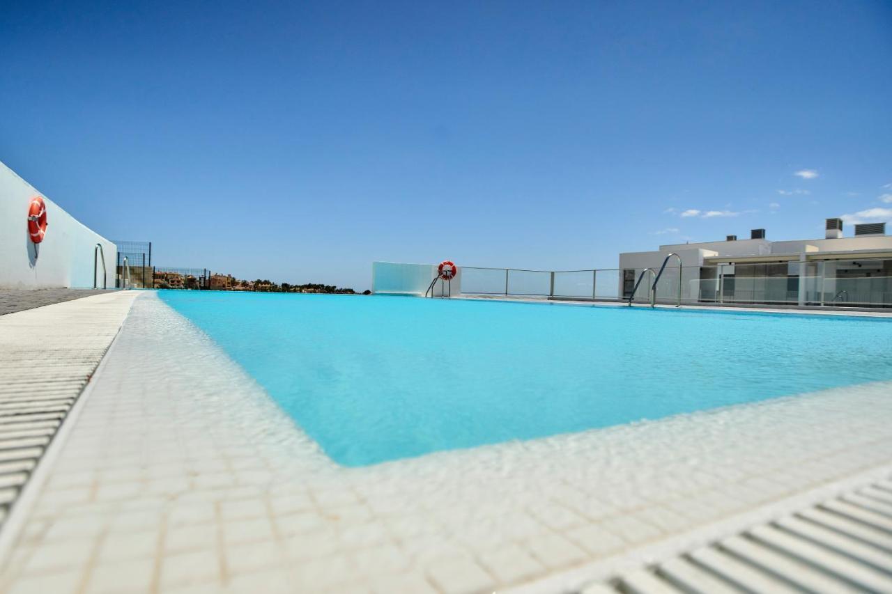 Penthouse With Stunning View And Rooftop Terrace Manilva Exterior foto