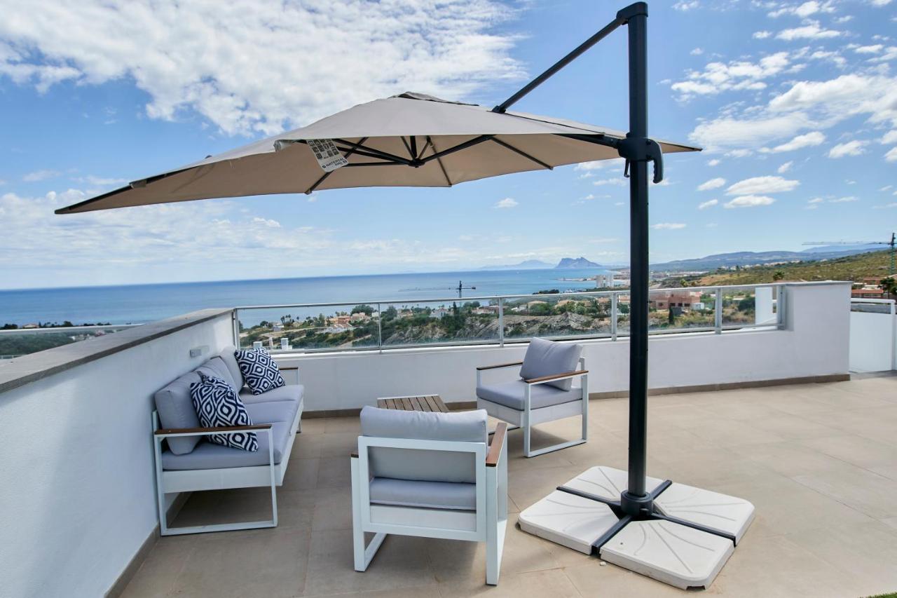 Penthouse With Stunning View And Rooftop Terrace Manilva Exterior foto