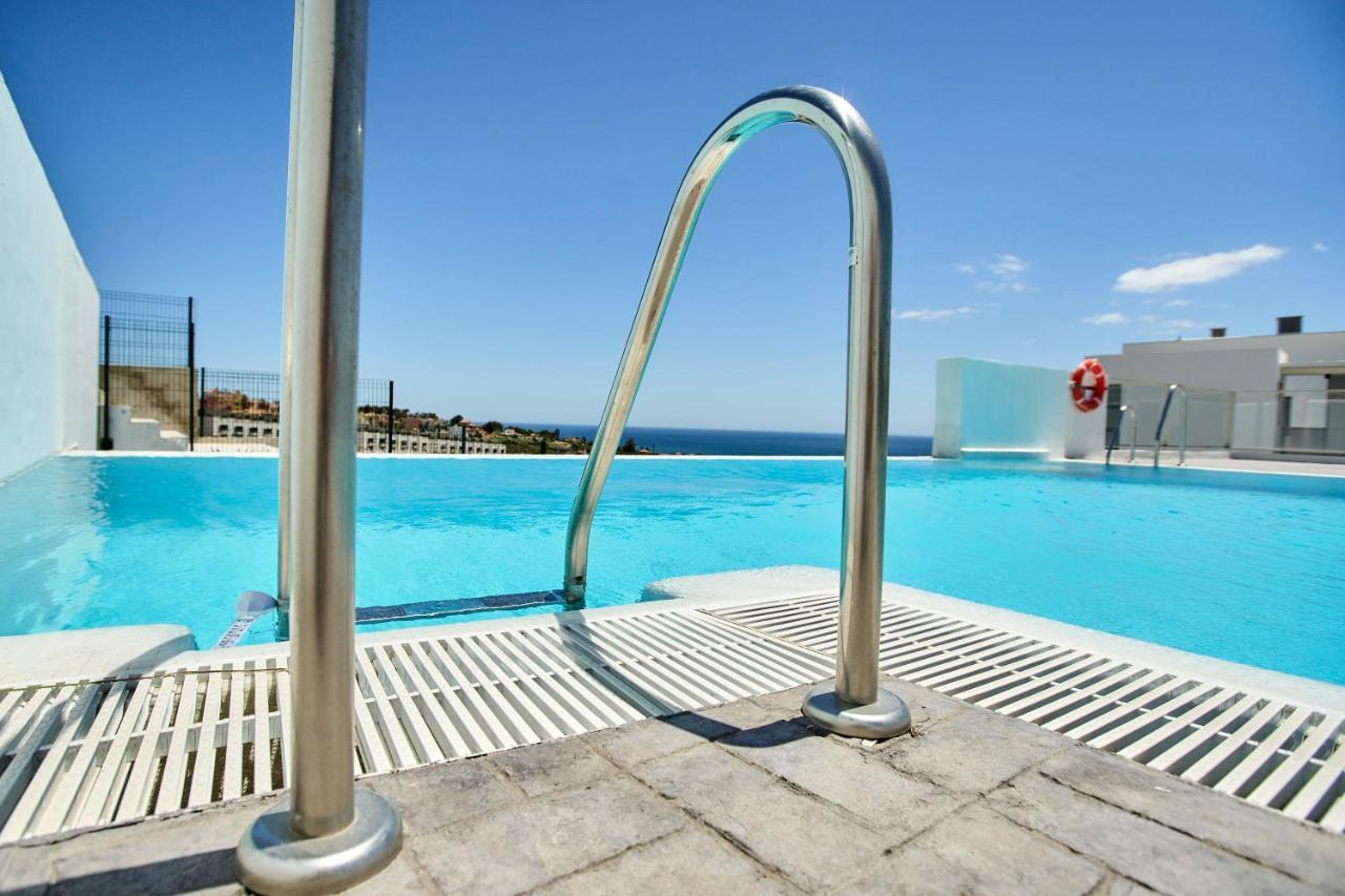 Penthouse With Stunning View And Rooftop Terrace Manilva Exterior foto